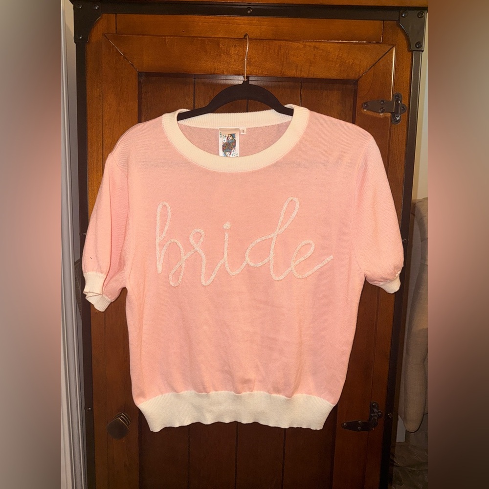 QUEEN OF SPARKLES Bride Glitter Script
Sweater SIZE: SMALL NWT - Picture 4 of 12